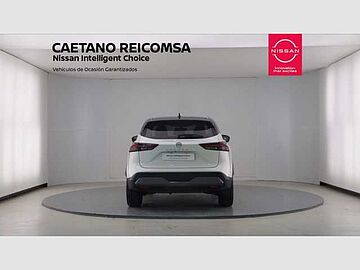 Nissan Qashqai DIG-T 116kW mHEV Xtronic Tekna Lunar White con Techo Midnight Black (metalizado)