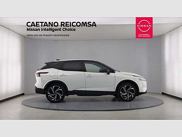 Nissan Qashqai DIG-T 116kW mHEV Xtronic Tekna Lunar White con Techo Midnight Black (metalizado)